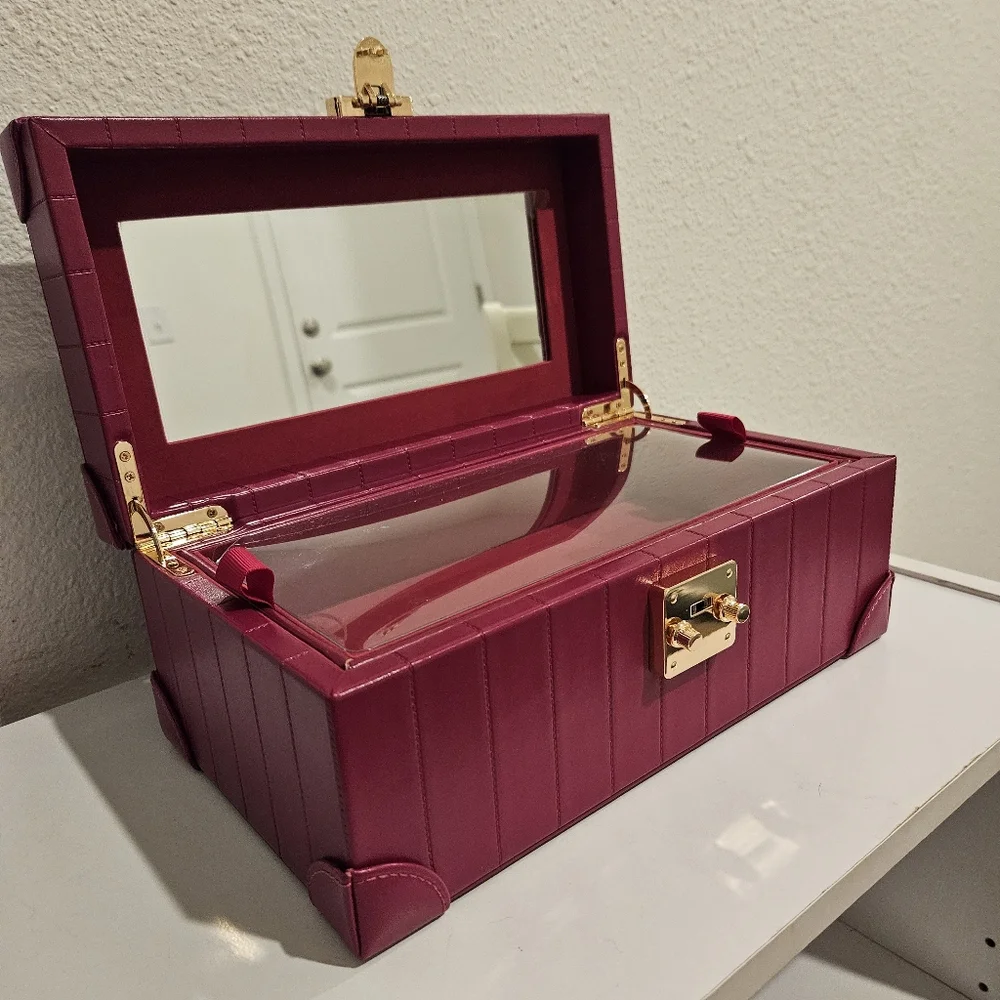 Victoria's Secret jewelry box trunk - Picture 7 of 9